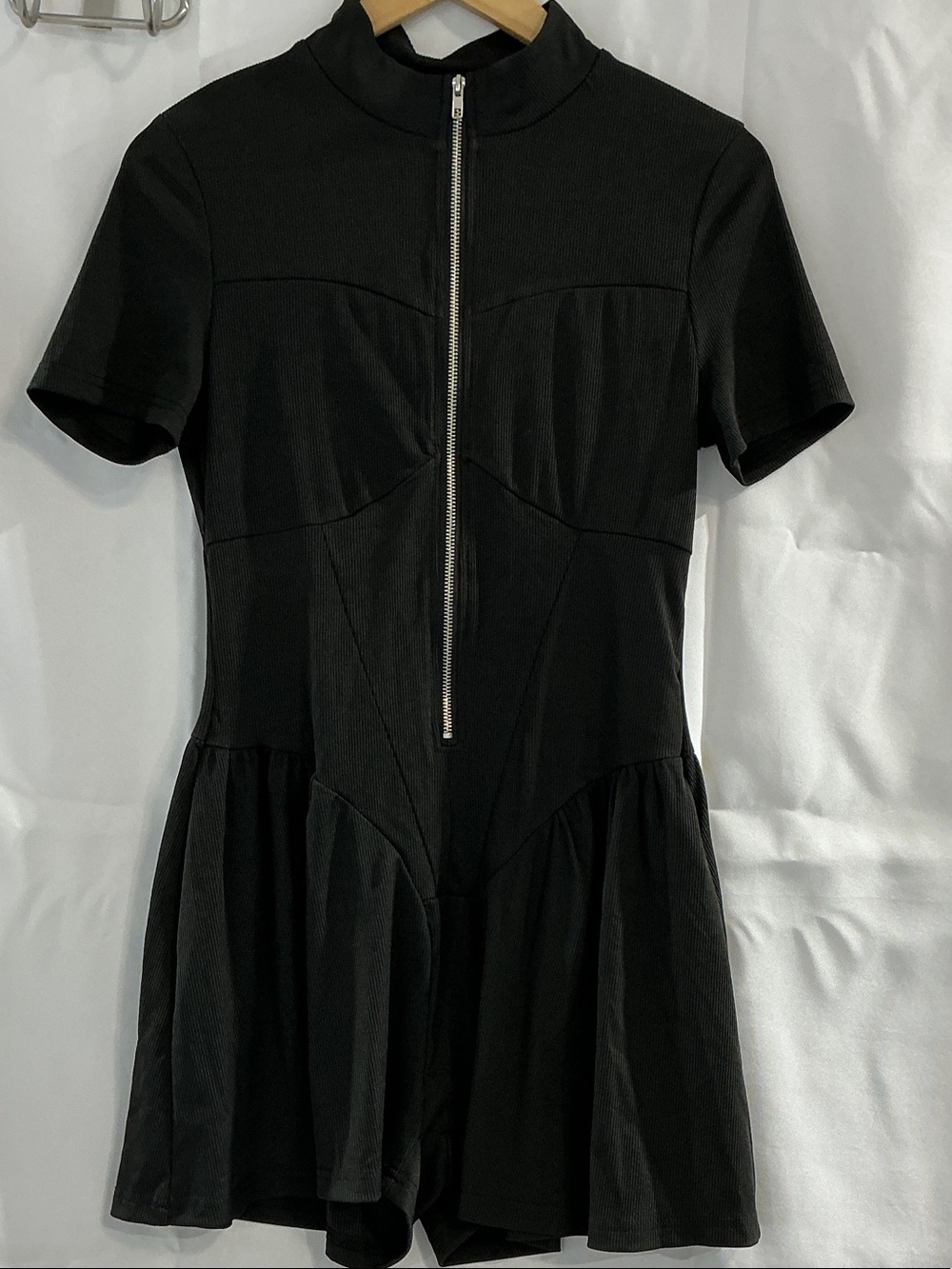 SHEIN Black Short Sleeve Zip-Front Romper Dress